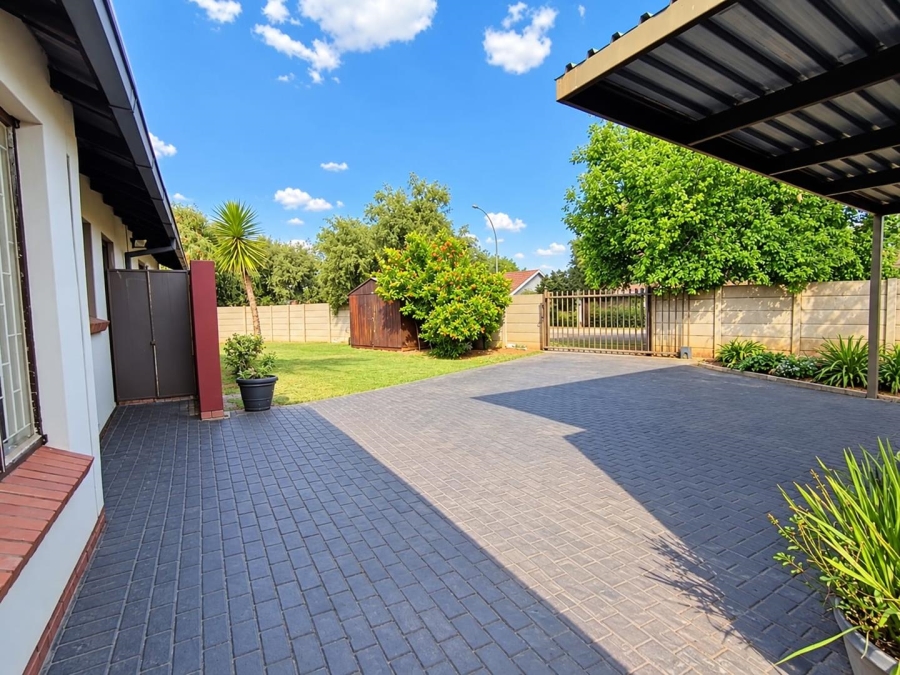 3 Bedroom Property for Sale in Pellissier Free State